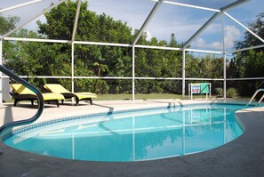 Piscine extérieure, piscine chauffée