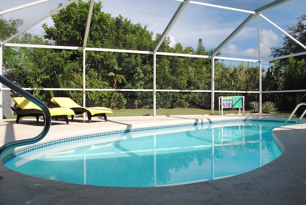 Piscine extérieure, piscine chauffée
