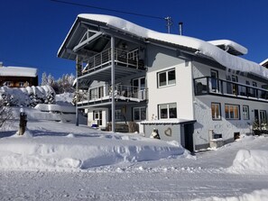 Exterior - quiet site, central starting point for excursions and hikes (Bayern)