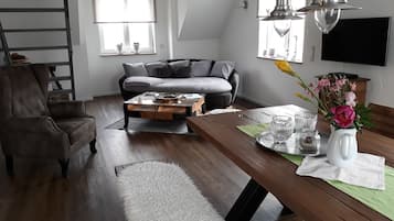 Smart-TV, DVD-Player, Bücher, Videothek