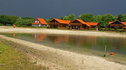 Holiday house right on the lake