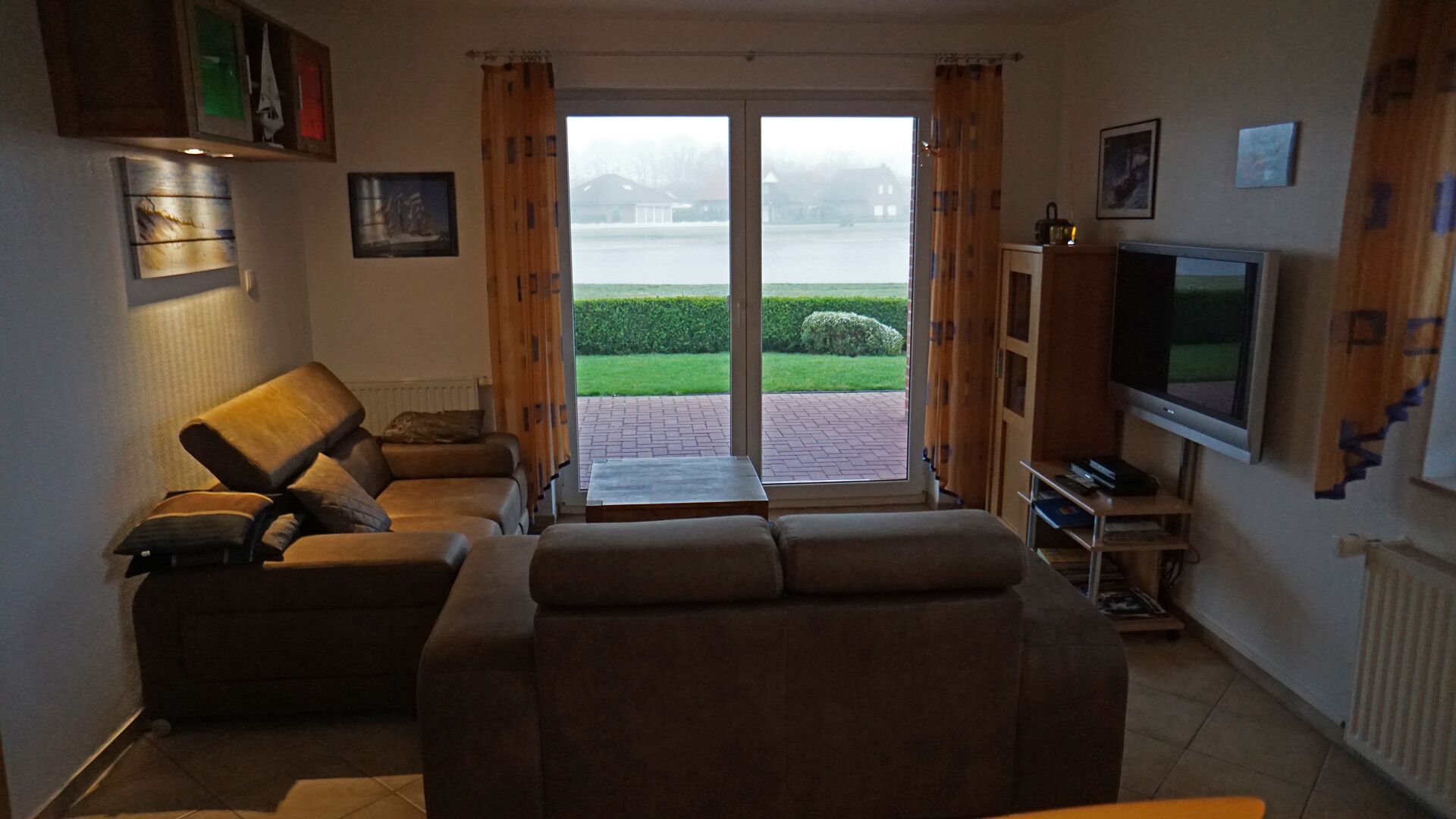 Holiday house right on the lake