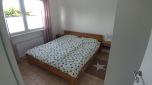 2 slaapkamers, een strijkplank/strijkijzer, wifi, beddengoed