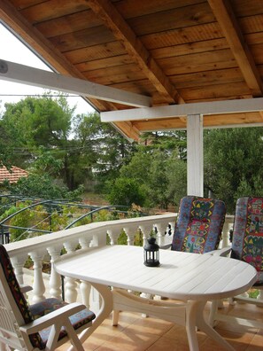 屋外ダイニングエリア