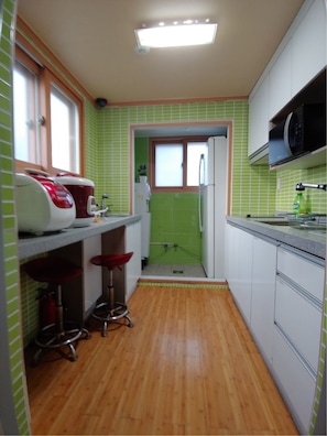 Kühlschrank, Mikrowelle