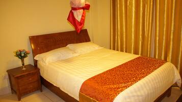 Standard-Doppelzimmer, 1 King-Bett, Stadtblick | Zimmersafe, Schreibtisch, Bügeleisen/Bügelbrett, Babybetten