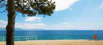 Beautiful pool Villa, 2.5 km from the sea, 920 m2 private surroundings,