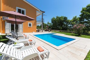 Piscine extérieure