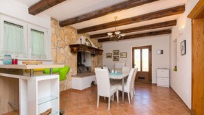 Interior - Beautiful pool Villa, 2.5 km from the sea, 920 m2 private surroundings, (Labin)