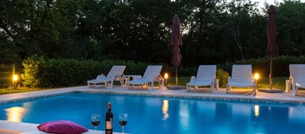 SENESTE MINUTE -50%! Pool Villa 2,5 km fra havet, 920 m2 privat miljø