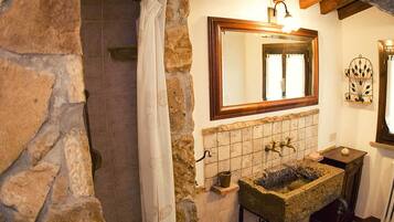 Doccia, asciugacapelli, bidet, asciugamani