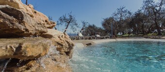 Charmante maison familiale en Toscane. Construction pour 2 personnes, piscine, wifi, jardin