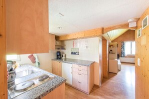 冰箱、茶具/咖啡用具、烤面包机