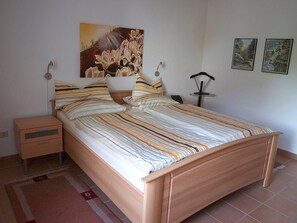 1 bedroom, in-room safe, WiFi (free), bed sheets - Apartment with balcony (4 stars, DTV-Classified) (Traben-Trarbach)