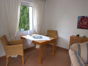 Interior - Apartment with balcony (4 stars, DTV-Classified) (Traben-Trarbach)