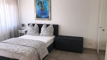 1 bedroom, in-room safe, WiFi, bed sheets