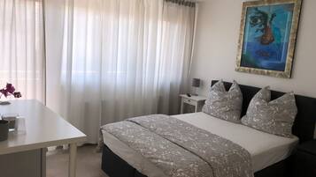 1 bedroom, in-room safe, WiFi, bed sheets