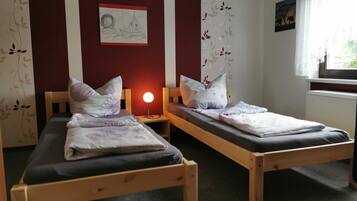 1 Schlafzimmer, Bügeleisen/Bügelbrett, Reisekinderbett, Bettwäsche