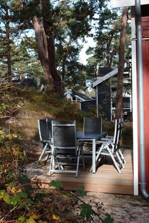 Outdoor dining - House in the dunes (Mecklenburg Vorpommern)
