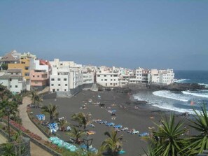 Beach nearby - Apartment 3 right by the sea in Punta Brava on the north coast of Tenerife (Teneriffa)