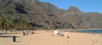 テネリフェ島の北海岸にあるプンタ・ブラバの海辺のアパート