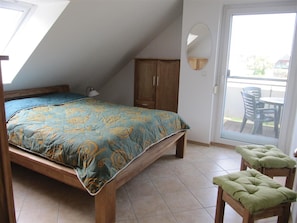 3 bedrooms, travel crib, free WiFi