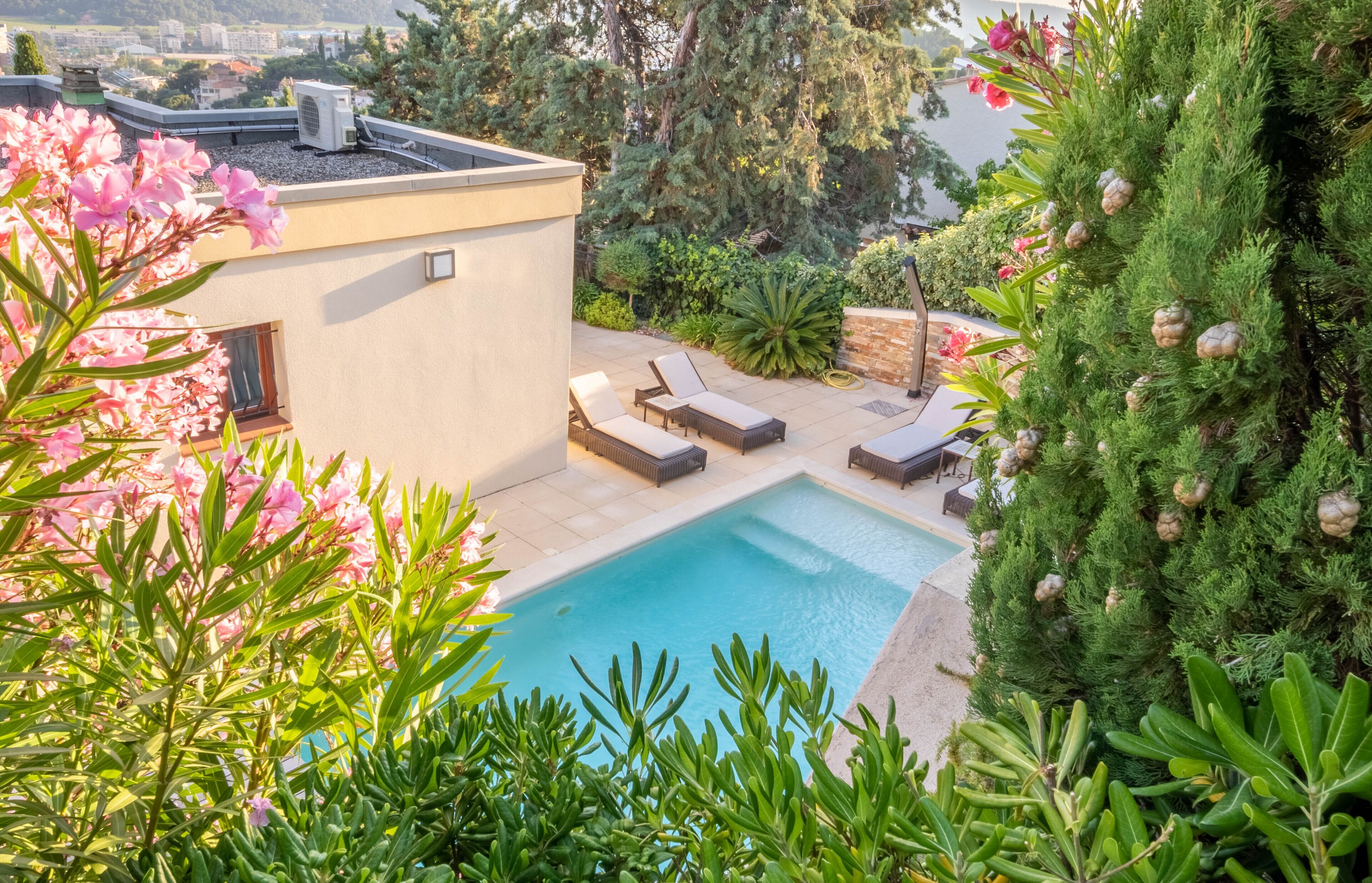 Villa with pool and sea view, le Lavandou