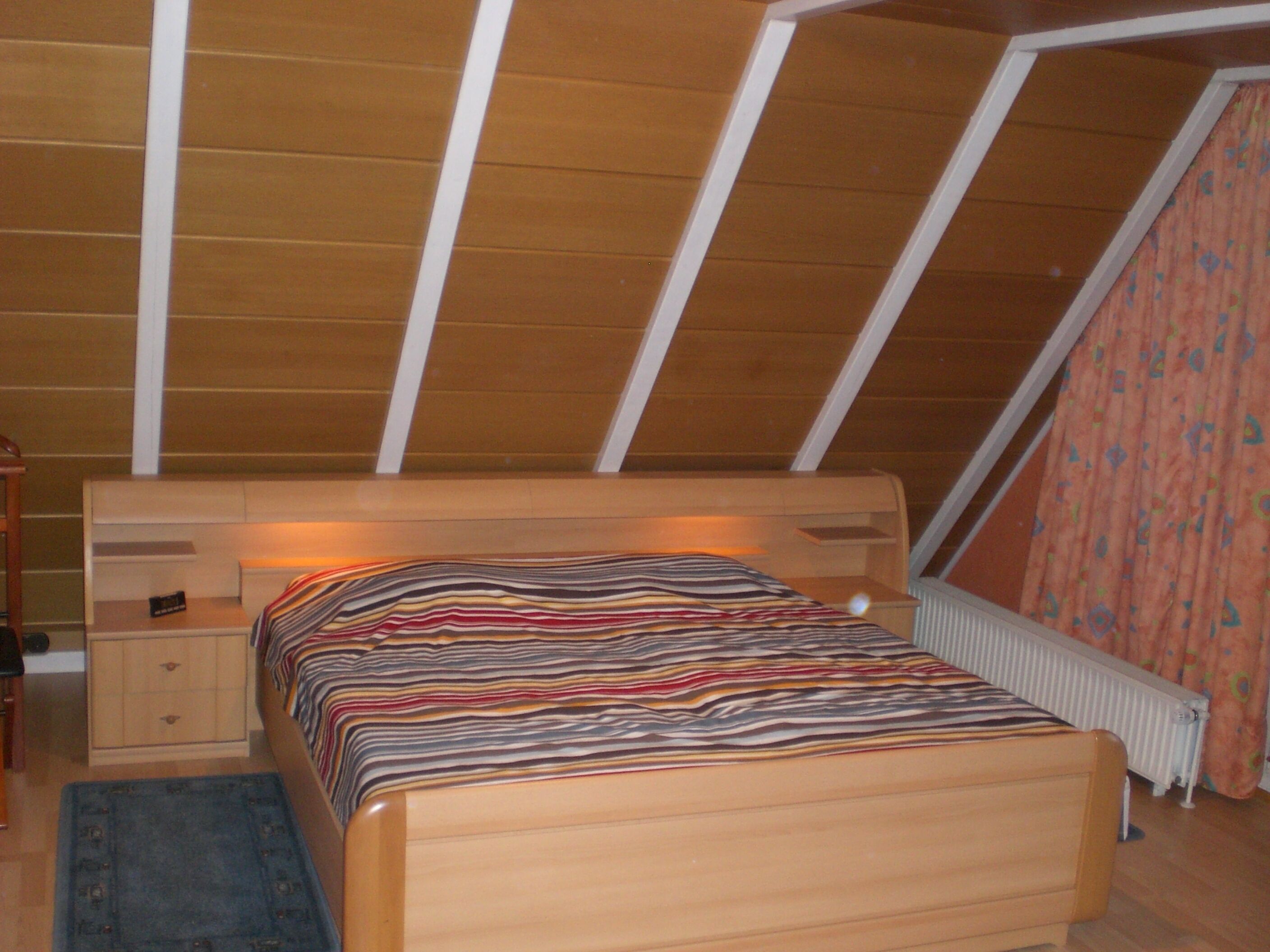 Comfortable, centrally located and quiet apartment on the upper floor, about 20 km from the North Sea.