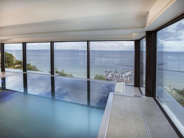 Innenpool, Außenpool