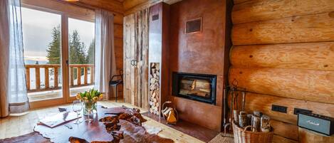 المنشأة من الداخل