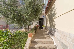 Exterior detail - Studio with air conditioning and terrace (Funtana)
