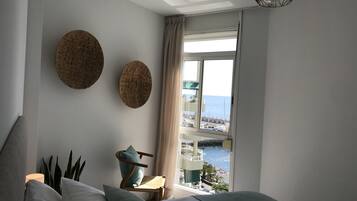 3 slaapkamers, een strijkplank/strijkijzer, wifi, beddengoed