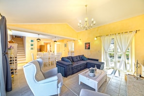 TV, fireplace, DVD player, video library - Beautiful villa with swimming pool, grill, wifi, PlayStation 3, free WiFi (Momjan)