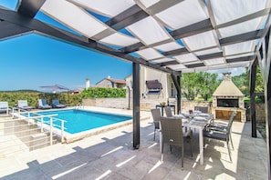 Outdoor pool - Beautiful villa with swimming pool, grill, wifi, PlayStation 3, free WiFi (Momjan)
