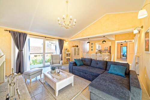 Wunderschöne Villa mit Schwimmbad, Grill, Wifi, kostenloses WLAN