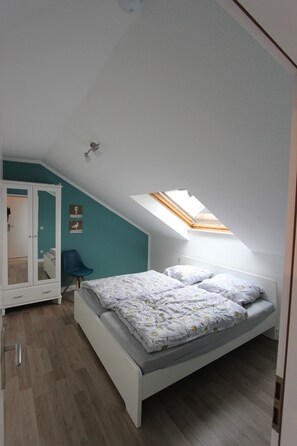 3 chambres, fer et planche à repasser, Wi-Fi gratuit, draps fournis