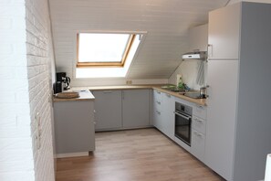 Fridge, microwave, oven, stovetop - modern, very spacious apartment in the immediate vicinity of the Center Parcs (Medebach)