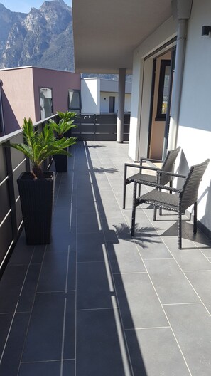 Terrace/patio - Nice vacation apartment in S. Alessandro-Riva del Garda. (riva del garda)