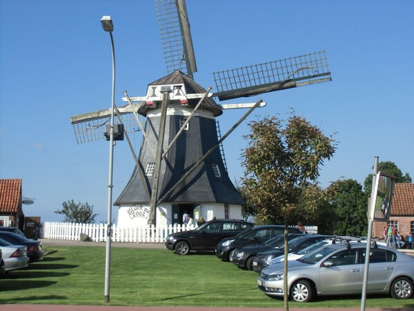 Third-party on-site parking, car required - Apartment Heimathafen in Werdum near Neuharlingersiel (Werdum)