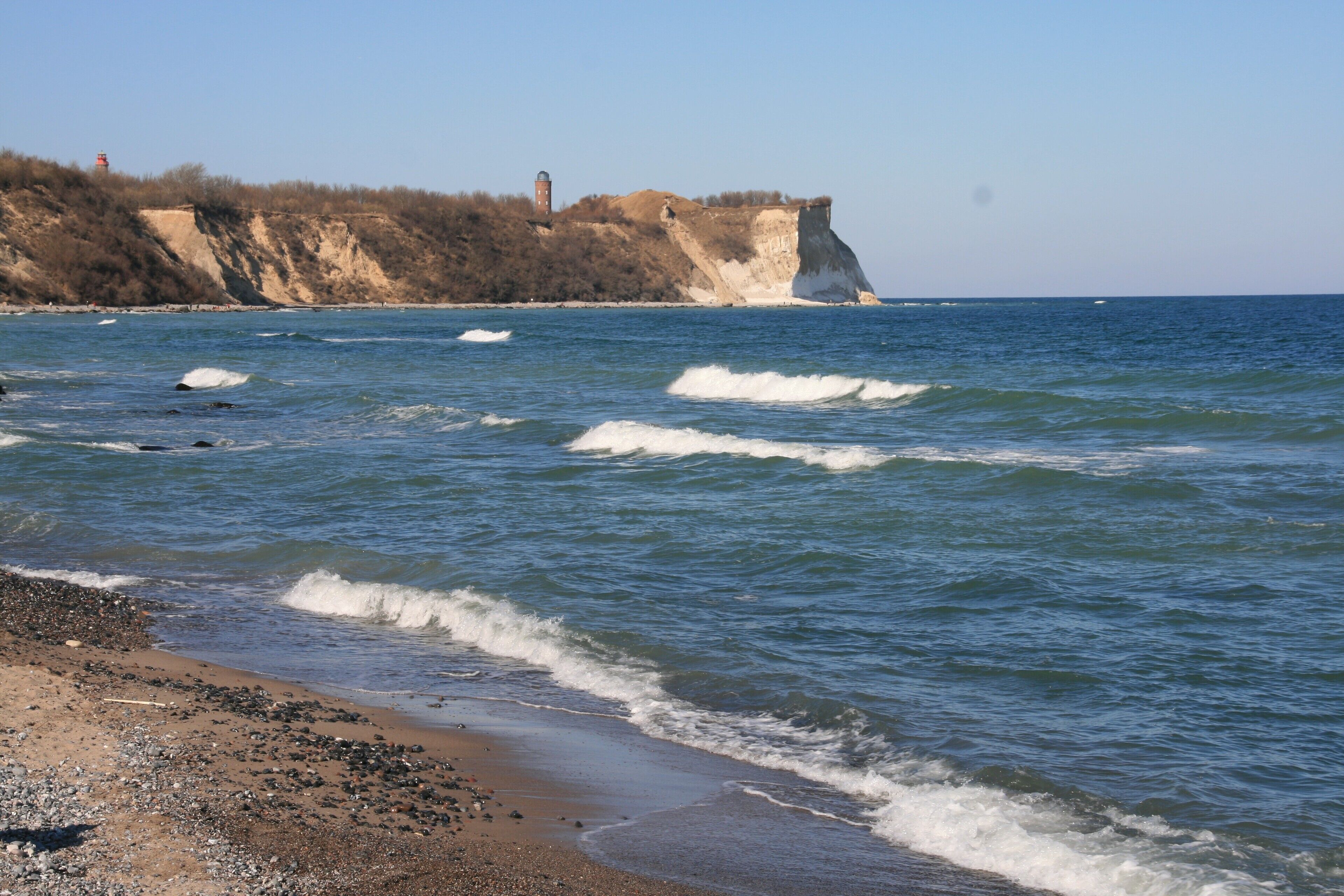在海灘附近、躺椅