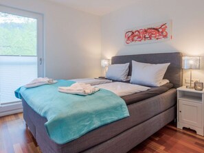 5 bedrooms, iron/ironing board, travel cot, WiFi