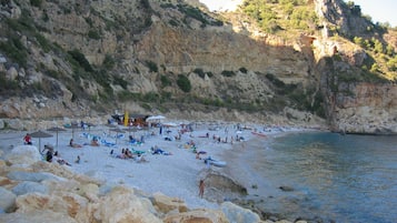 Plage à proximité, chaises longues