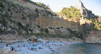 Holiday house with pool, garden, ca. 1 km to beach, tranquil, south-facing