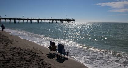 Modern villa with large pool! Free Wifi!