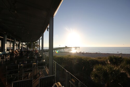 Moderne Villa mit beheiztem Pool für Schwimmer! free wi-fi
