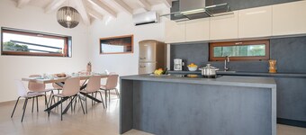 Villa mit Schwimmbad,500 m vom Meer,TOP LAGE,Grill,Waschmaschine,Geschirrspüler