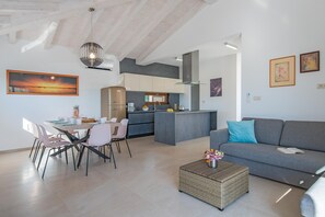 スマートテレビ、テーブルサッカー台