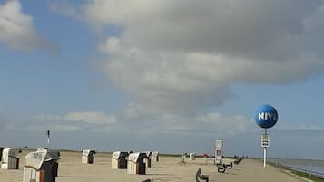 Una spiaggia nelle vicinanze