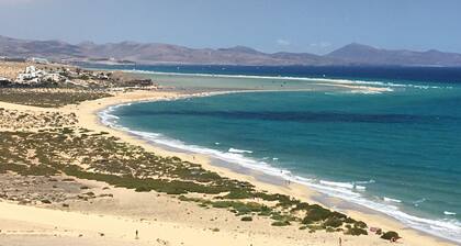 Villa con piscina privada y wifi gratis, cerca del mar, patio protegido