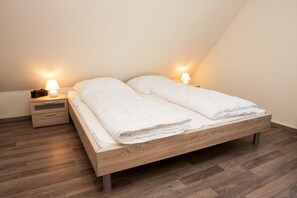 2 Schlafzimmer, Reisekinderbett, kostenloses WLAN